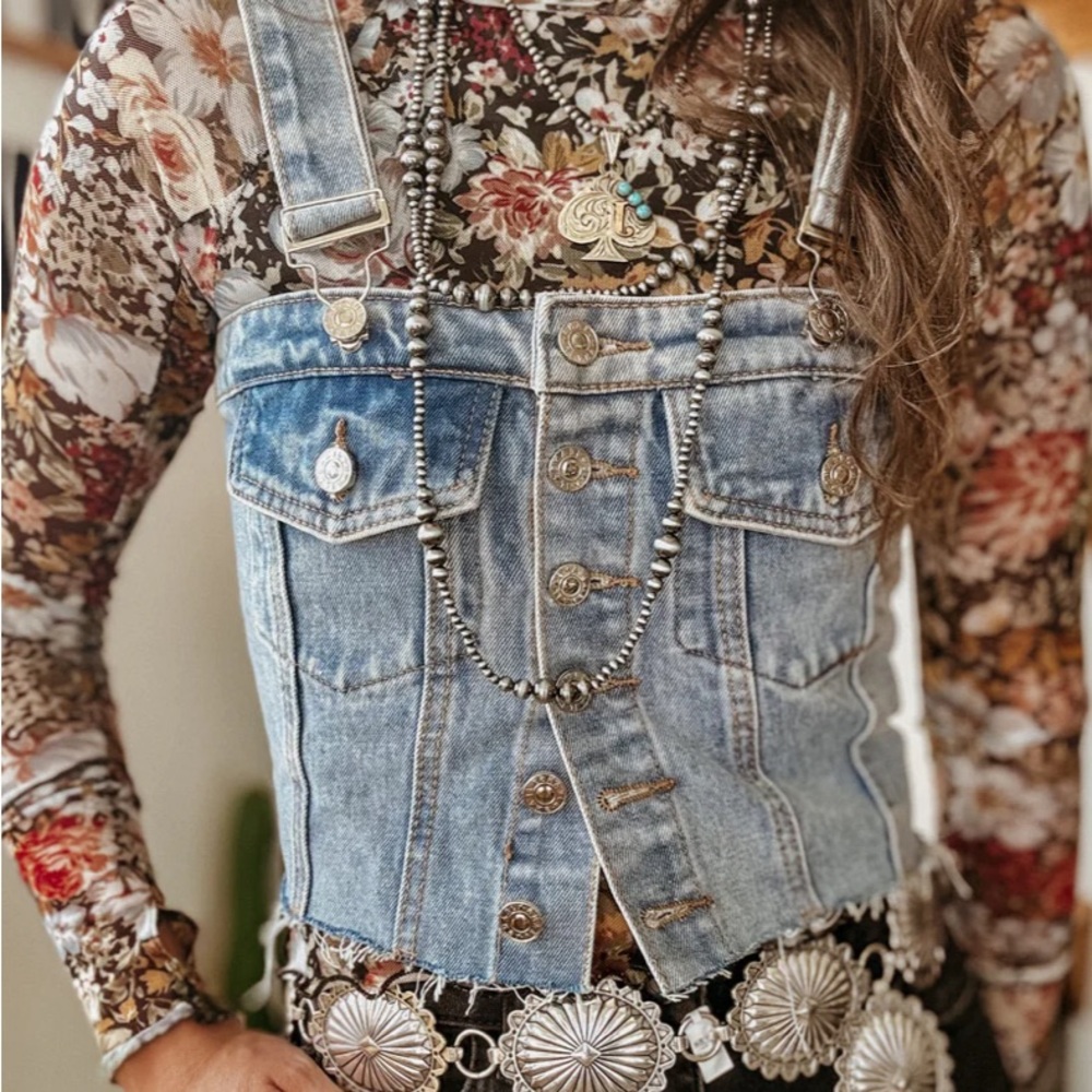 NWT Cropped Raw Cut Button Up Overall Strap Denim Top Adjustable Strap Smocked - Picture 8 of 9